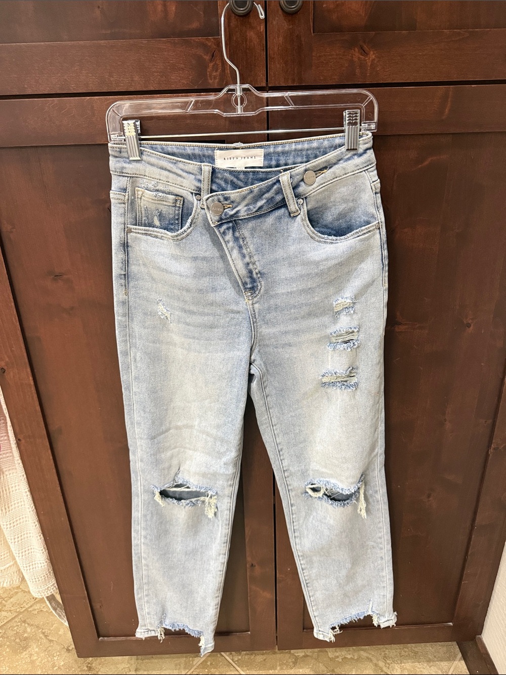 Light Blue Distressed Cropped Jeans - Women